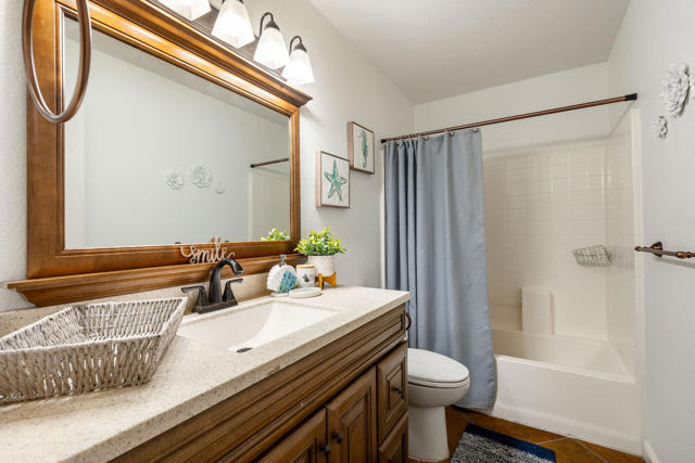 47845 Via Firenze, La Quinta CA: https://media.crmls.org/mediaz/8be9ae20-54a0-4748-869a-f4a4547afabb.jpg