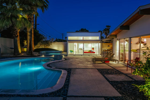 438 E Racquet Club Road, Palm Springs, CA 92262