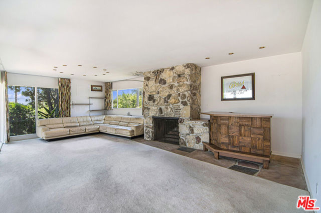 3580 Mountain View Avenue, Los Angeles CA: https://media.crmls.org/mediaz/8be9fe62-0d4c-4bde-af99-2d858510a67a.jpg