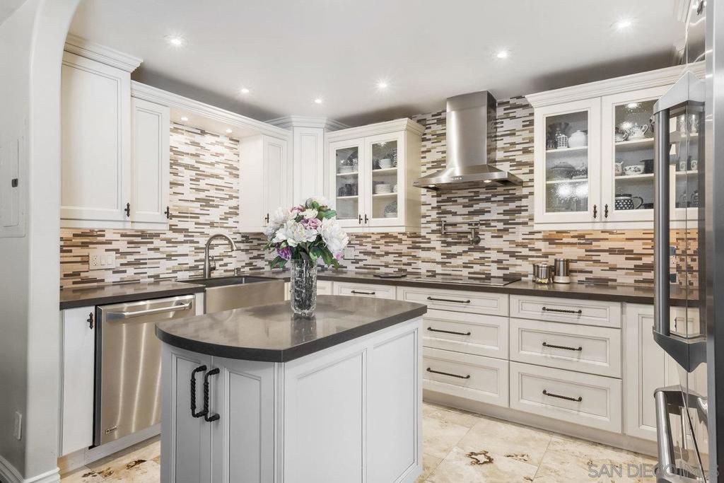 2244 2nd Avenue #17