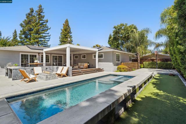 1519 Sunny Ct, Walnut Creek CA: https://media.crmls.org/mediaz/8bea2b14-8777-4ee5-a15d-1654cf23bebe.jpg