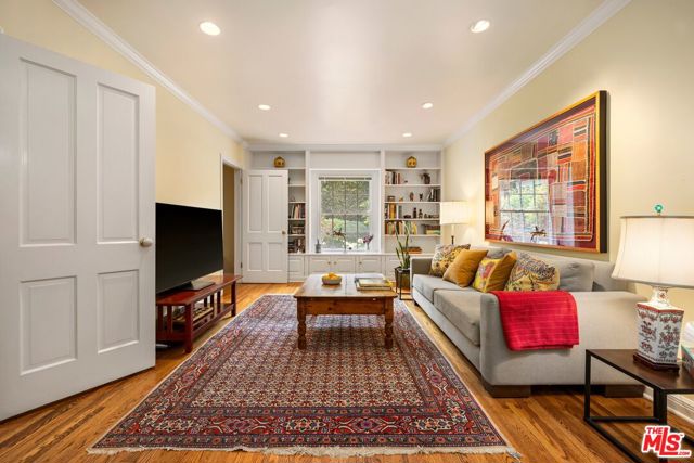 12309 9th Helena Drive, Los Angeles CA: https://media.crmls.org/mediaz/8beb1045-d3b0-4018-8649-165c5ae881d0.jpg