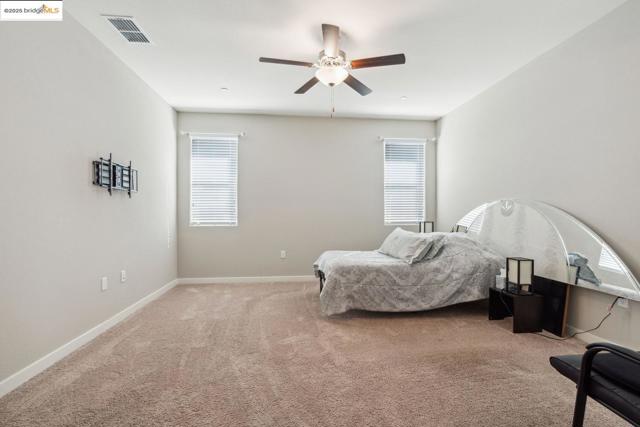2242 Park PL, Rio Vista CA: https://media.crmls.org/mediaz/8beb2c54-f0be-4775-b2e1-ac076506bbeb.jpg