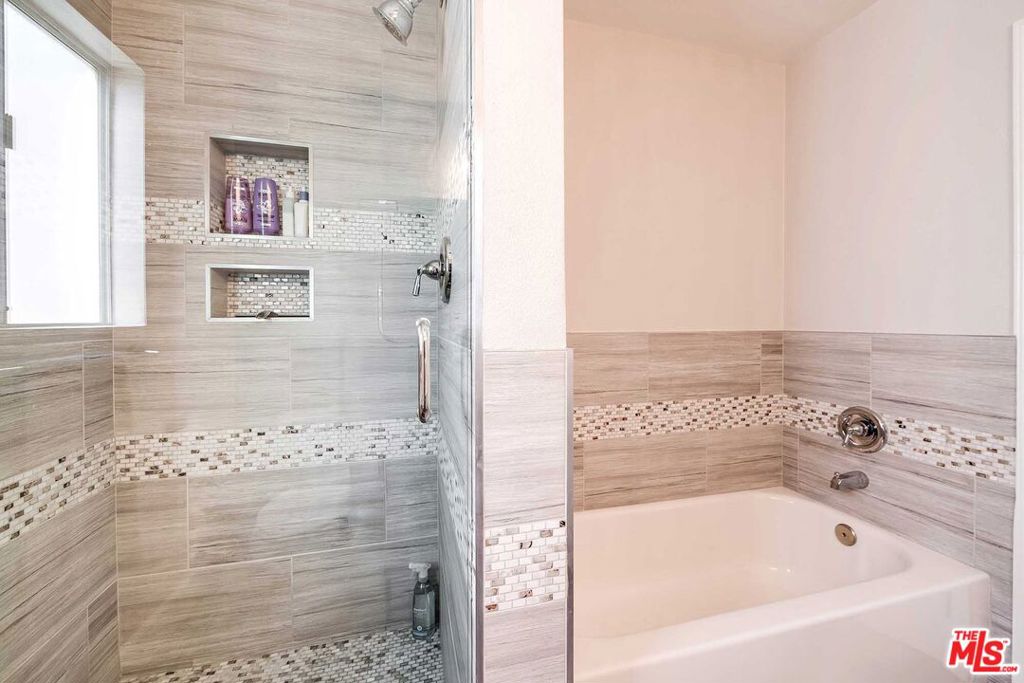 3909 Glenridge DriveSherman Oaks image #21