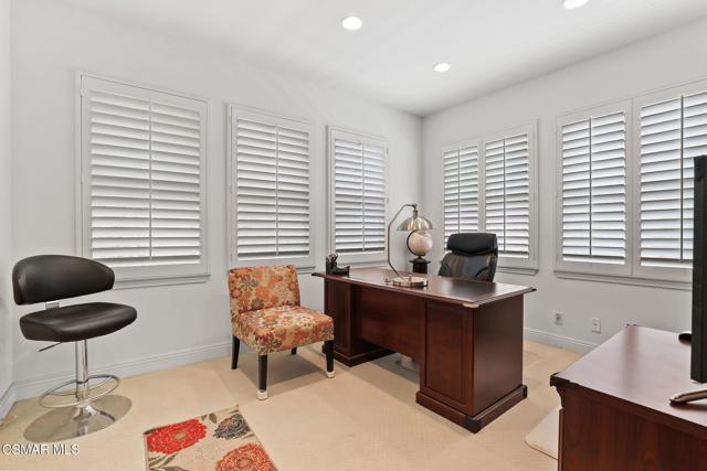 20253 ViA Galileo, Porter Ranch CA: https://media.crmls.org/mediaz/8beb96af-e844-4cdf-9841-9dc670f510a6.jpg