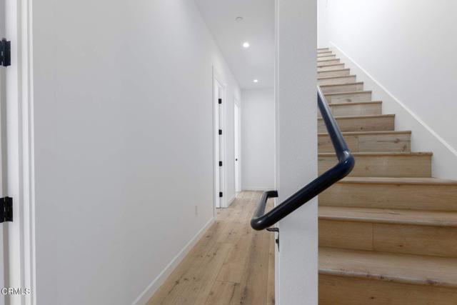 Detail Gallery Image 4 of 15 For 4179 Normandie Ave #1/2,  Los Angeles,  CA 90037 - 4 Beds | 3 Baths