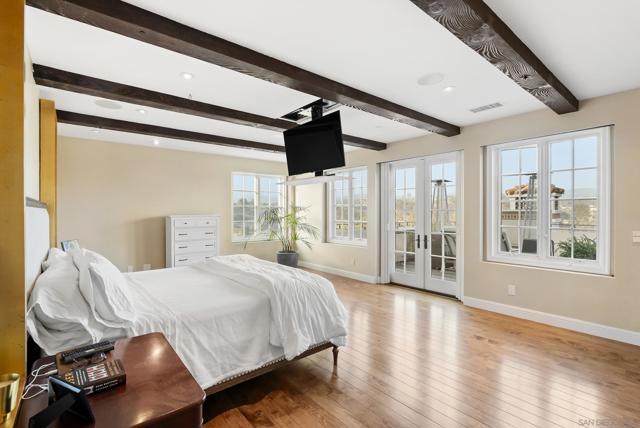 6152 Avenida Del Duque, Rancho Santa Fe CA: https://media.crmls.org/mediaz/8bec20b2-3e1c-4a54-b8e2-0b2cd3167c33.jpg