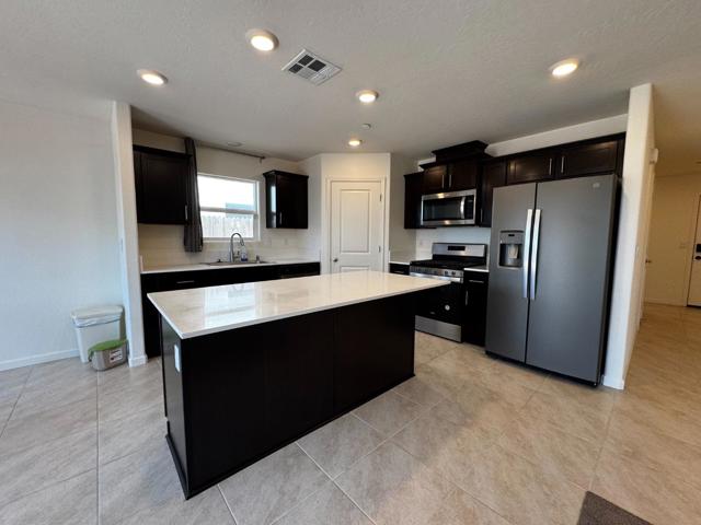 248 Grand Canyon Court, Merced CA: https://media.crmls.org/mediaz/8bec54dd-474e-43e6-8534-3ab21acf286b.jpg