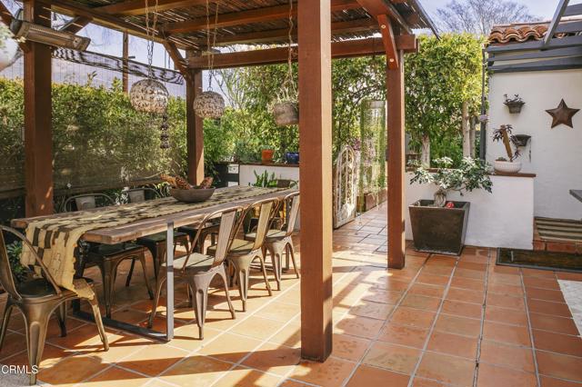 1241 Solita Road, Pasadena CA: https://media.crmls.org/mediaz/8bec7992-25ae-4034-89dc-bc5cc70fa992.jpg