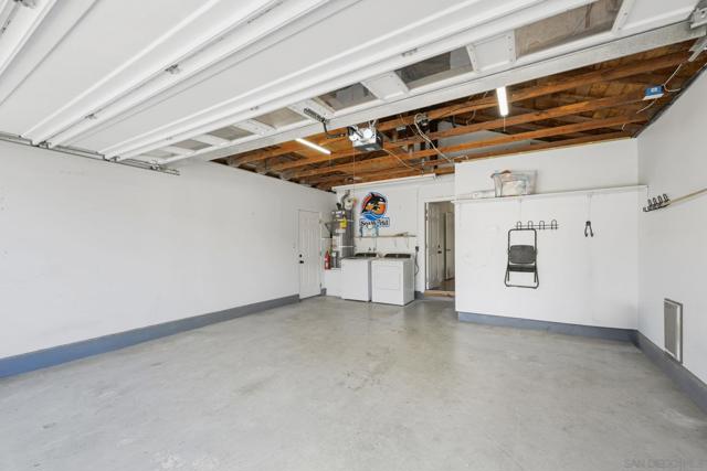 13250 Powers Ct, Poway CA: https://media.crmls.org/mediaz/8becef07-9486-4e64-8b70-119d7ad7542a.jpg