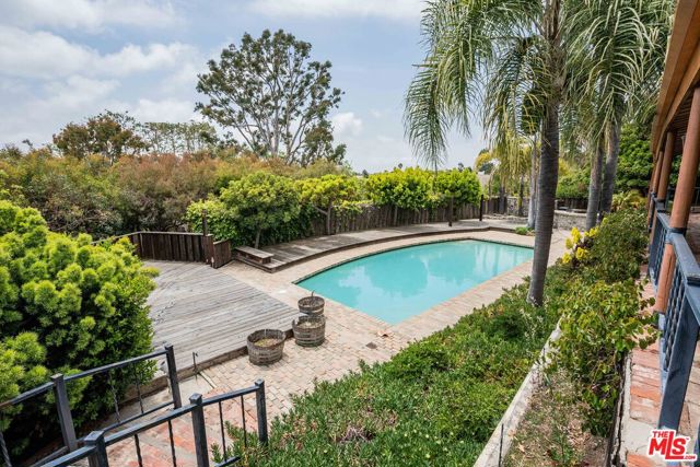 Image 18 of 20 For 560 Tigertail Road