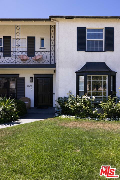 4002 W Adams Boulevard, Los Angeles CA: https://media.crmls.org/mediaz/8bef35b8-4a69-40bc-8e7d-3550e435307d.jpg