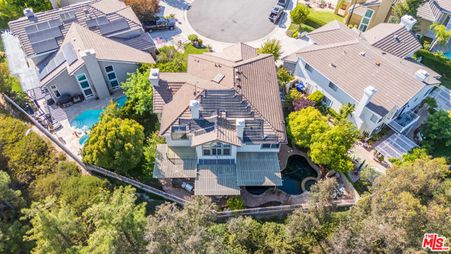 27350 Landon Place, Valencia CA: https://media.crmls.org/mediaz/8bef9296-147c-41cb-b0d7-3698b1df086d.jpg