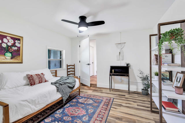 59800 Onaga Trail, Joshua Tree CA: https://media.crmls.org/mediaz/8befb13b-5ae9-495d-a78b-0317bc1c2f2a.jpg