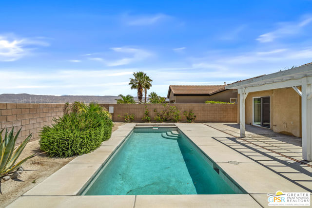 1238 Vista Sol, Palm Springs CA: https://media.crmls.org/mediaz/8bf0eb5b-75d5-4025-b79a-d05ac62cf121.jpg