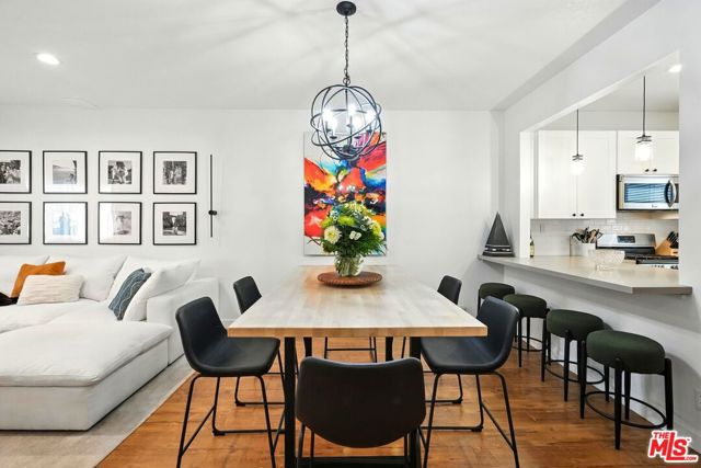 13012 Valleyheart Drive, Studio City CA: https://media.crmls.org/mediaz/8bf1c31b-eb50-42ab-bd2f-e4e5b33ec160.jpg