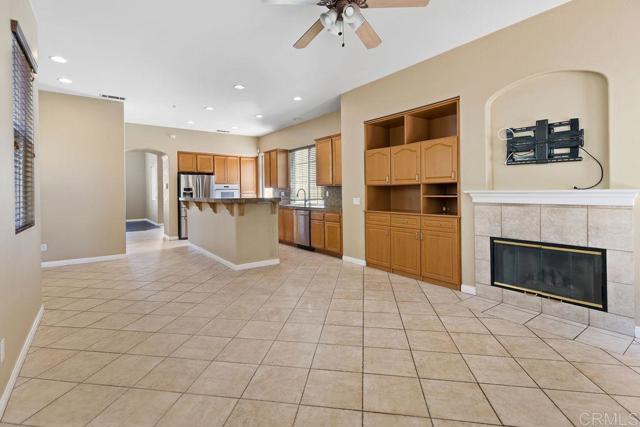 Detail Gallery Image 12 of 35 For 16758 Cimarron Crest Dr, San Diego,  CA 92127 - 3 Beds | 2/1 Baths