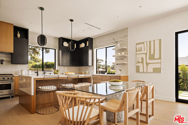 7543 Denrock Avenue, Los Angeles CA: https://media.crmls.org/mediaz/8bf23530-f9eb-4002-987c-36eb615a5b0f.jpg