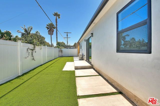 4516 W 63rd Street, Los Angeles CA: https://media.crmls.org/mediaz/8bf25fb1-dc2b-4477-8cd3-d024459a4ba2.jpg