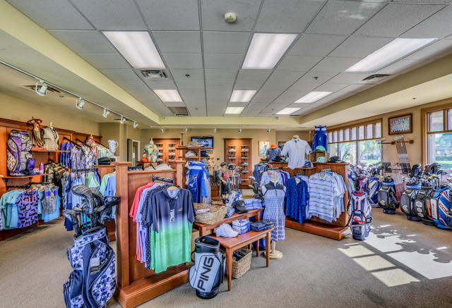 80435 Muirfield Drive, Indio CA: https://media.crmls.org/mediaz/8bf2e044-d7f2-4d60-b372-dbcbde827363.jpg
