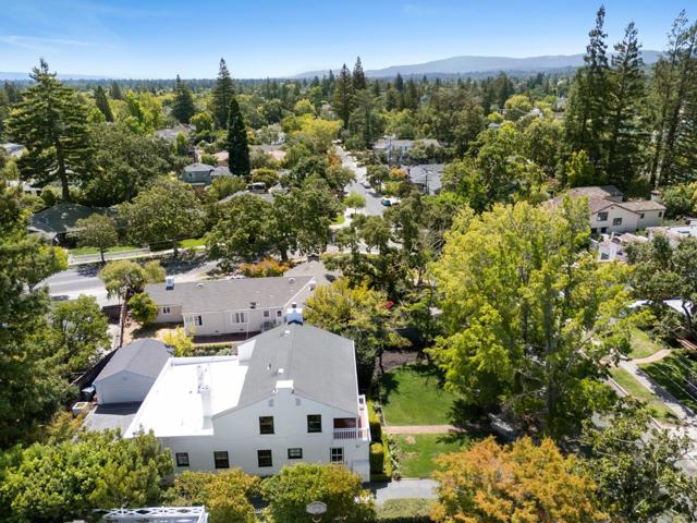 48 Turnsworth Avenue, Redwood City CA: https://media.crmls.org/mediaz/8bf34a50-712c-4570-bc00-edfc58b8e61a.jpg