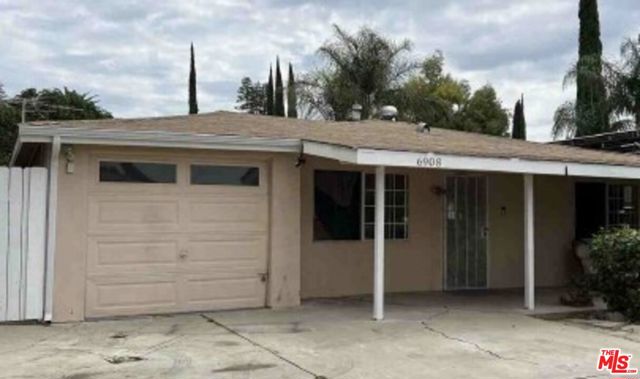 6908 Geyser Avenue, Reseda CA: https://media.crmls.org/mediaz/8bf36cac-36eb-4757-9752-a91f508228b7.jpg