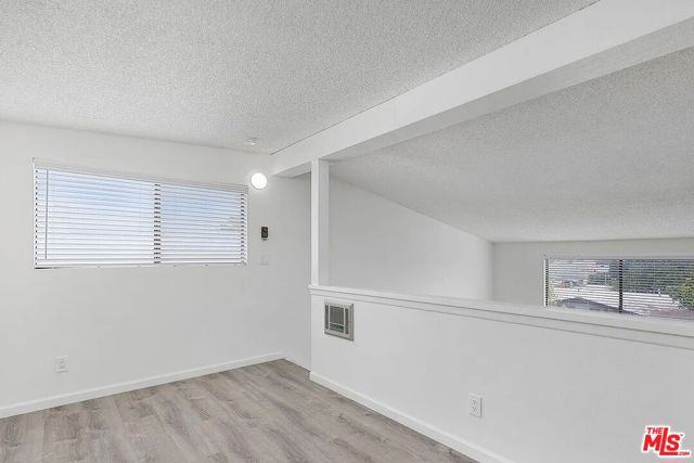 3763 S Bentley Avenue, Los Angeles CA: https://media.crmls.org/mediaz/8bf49ad0-be76-4fa1-bdc1-40b557a2fd53.jpg