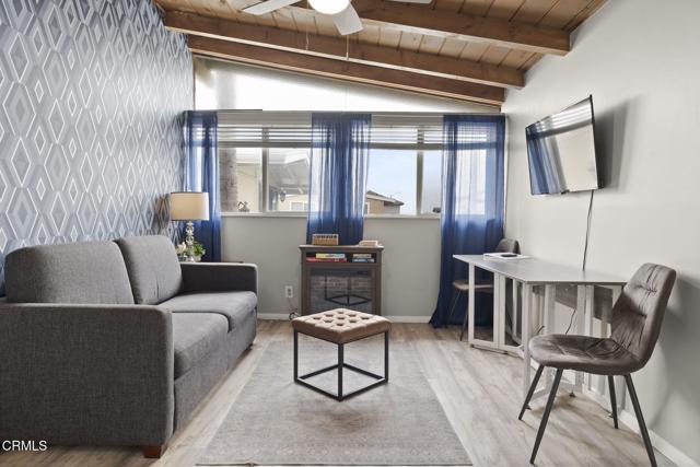1132 1142 Pittsfield Lane, Ventura CA: https://media.crmls.org/mediaz/8bf4f2b4-d9a1-490a-8f1b-c8c5706707a6.jpg