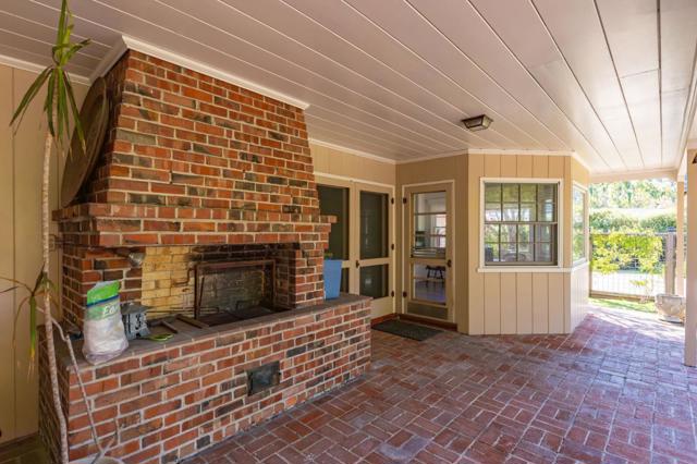 680 Fairway Circle, Hillsborough CA: https://media.crmls.org/mediaz/8bf56978-35ce-4f06-8e3a-56b05bf1197f.jpg