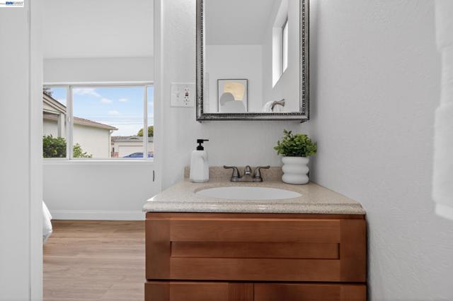 Image 23 of 32 For 15753 Via Sonata