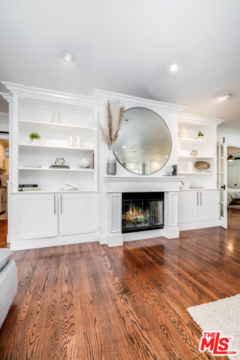 5711 Colbath Avenue, Valley Glen CA: https://media.crmls.org/mediaz/8bf5f578-dd49-4c1a-a573-2c2b88971fa2.jpg