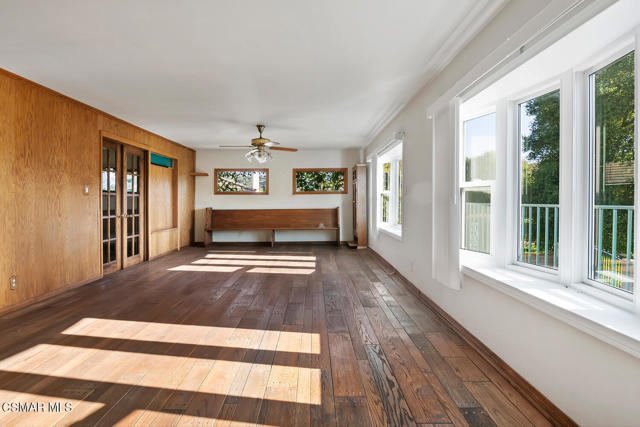 379 Greenway Avenue, Newbury Park CA: https://media.crmls.org/mediaz/8bf685be-41ef-4e6b-ab52-d32132c1381e.jpg