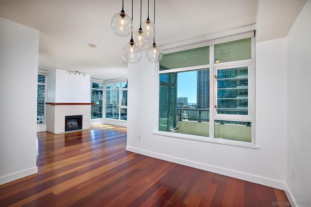 1205 Pacific Hwy, San Diego CA: https://media.crmls.org/mediaz/8bf6d68d-91fa-42db-b16d-dad853136c57.jpg