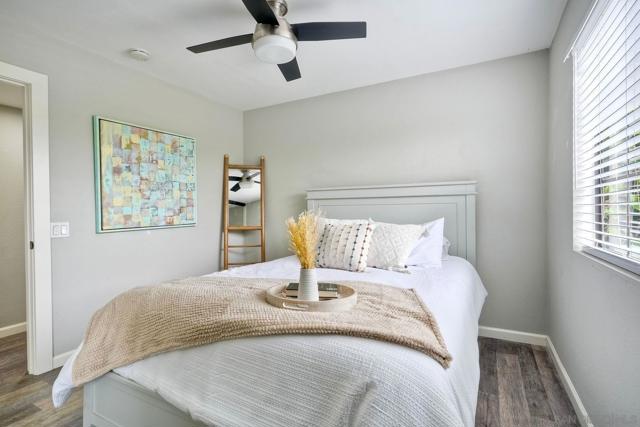 4195 Porte De Merano, San Diego CA: https://media.crmls.org/mediaz/8bf72fef-7878-48f0-a9a0-725a0cb3cba5.jpg