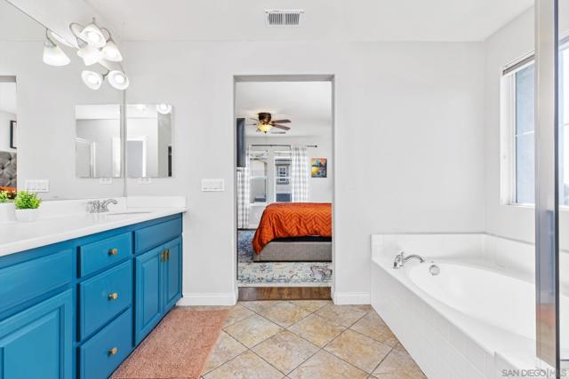 1675 Tree Song Ln, Chula Vista CA: https://media.crmls.org/mediaz/8bf7f256-288a-4b05-8fb6-d7cda3d8d50f.jpg