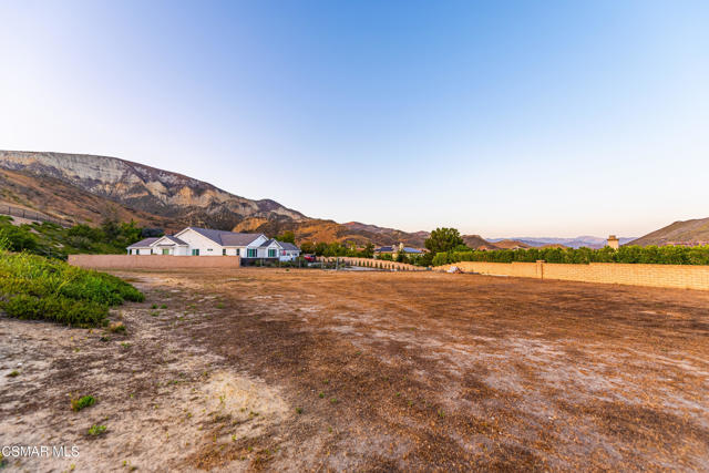 4221 Goldstone Lane, Simi Valley CA: https://media.crmls.org/mediaz/8bfa57c8-a92f-4025-bac6-8f8d76593c6e.jpg