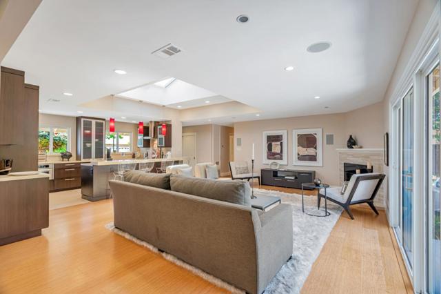 1728 Peartree Lane, Mountain View CA: https://media.crmls.org/mediaz/8bfa76a8-cefa-4660-a567-1096c5464b36.jpg