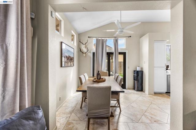 502 Chablis Way, Manteca CA: https://media.crmls.org/mediaz/8bfaaa01-b6e7-4c33-a380-e471b7f2c611.jpg