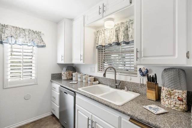 10309 Azuaga St, San Diego CA: https://media.crmls.org/mediaz/8bfb1645-e8ae-4b26-9adb-3962d5b8c7d2.jpg