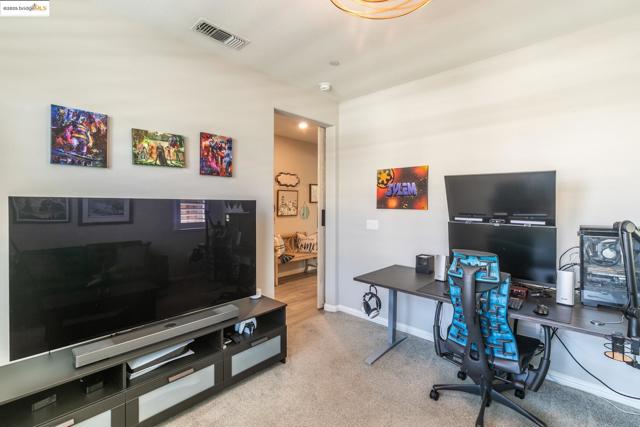 144 Scott Creek Way, Brentwood CA: https://media.crmls.org/mediaz/8bfbeb24-66d2-44ad-81d0-f1338a57b23f.jpg