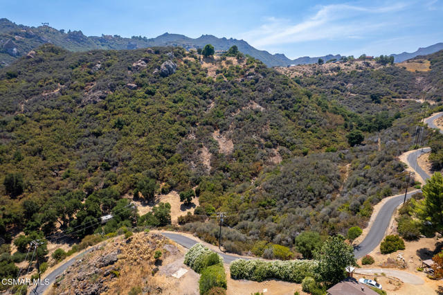 115 Carlisle Road, Westlake Village CA: https://media.crmls.org/mediaz/8bfc5309-967f-42e0-8282-4ac4b0e41d30.jpg
