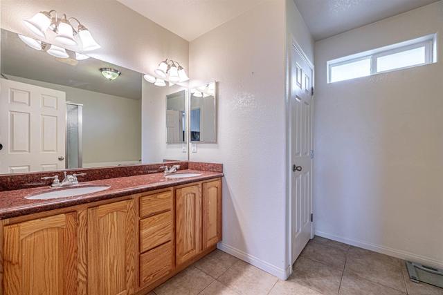 21540 Ives Dr, California City CA: https://media.crmls.org/mediaz/8bfc5add-d2da-46a2-bbaa-29c5733a619f.jpg