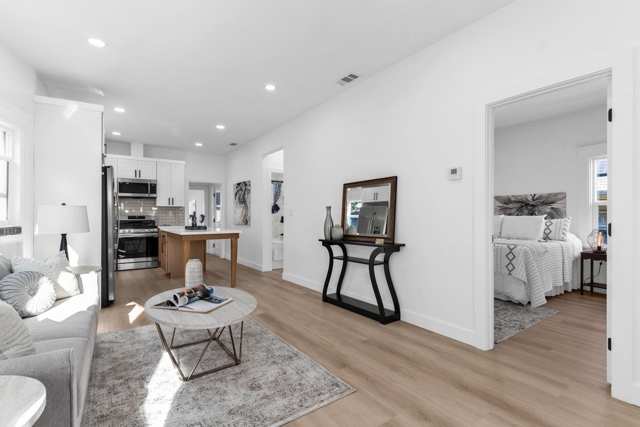 Image 3 of 39 For 2912 22nd St