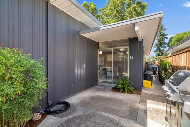2326 Fairglen Drive, San Jose CA: https://media.crmls.org/mediaz/8bfcd894-2e37-4c3d-9b4c-ebe296958406.jpg