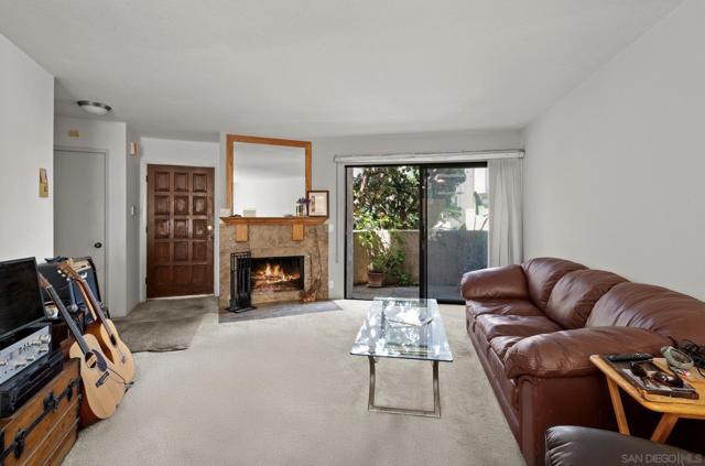3252 Via Marin, La Jolla CA: https://media.crmls.org/mediaz/8bfced3f-5a09-4cd6-9711-0082ac579de2.jpg