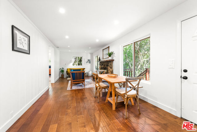 800 N Topanga Canyon Boulevard, Topanga CA: https://media.crmls.org/mediaz/8bfd9141-3e23-4620-b385-da7e853f5c92.jpg