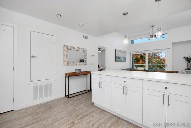 317 Pine Ave, Carlsbad CA: https://media.crmls.org/mediaz/8bfda6b9-ea46-48c5-9e30-ef2a5d9b3dc4.jpg