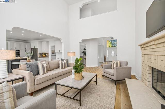 Image 13 of 48 For 952 Gray Fox Cir