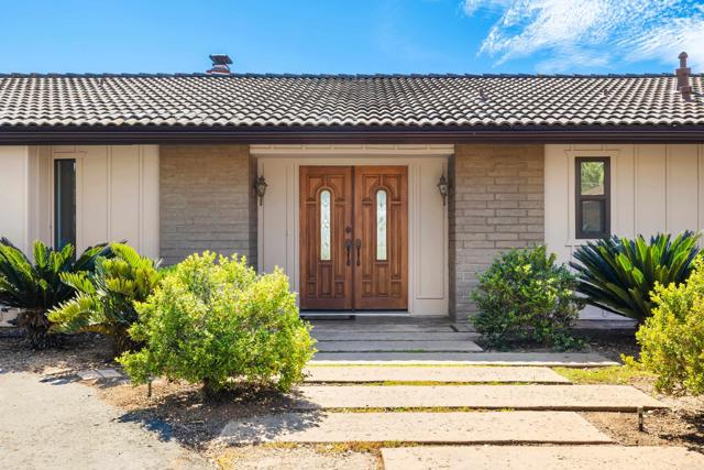 Detail Gallery Image 9 of 57 For 2717 Alexander Dr, Escondido,  CA 92029 - 4 Beds | 2/1 Baths