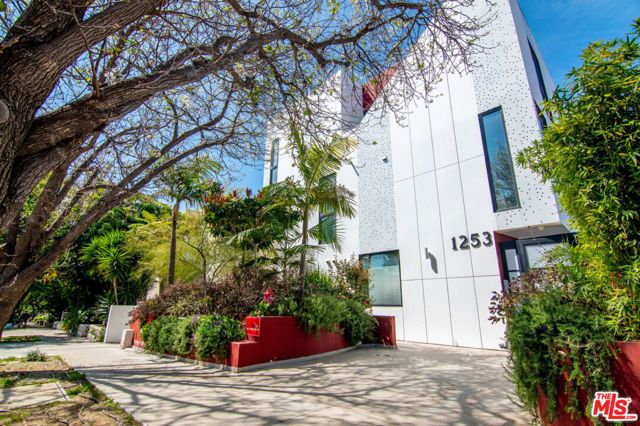 Image 2 for 1253 N Sweetzer Ave #2, West Hollywood, CA 90069